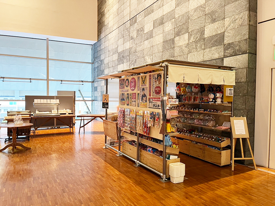 駄菓子小屋外観
